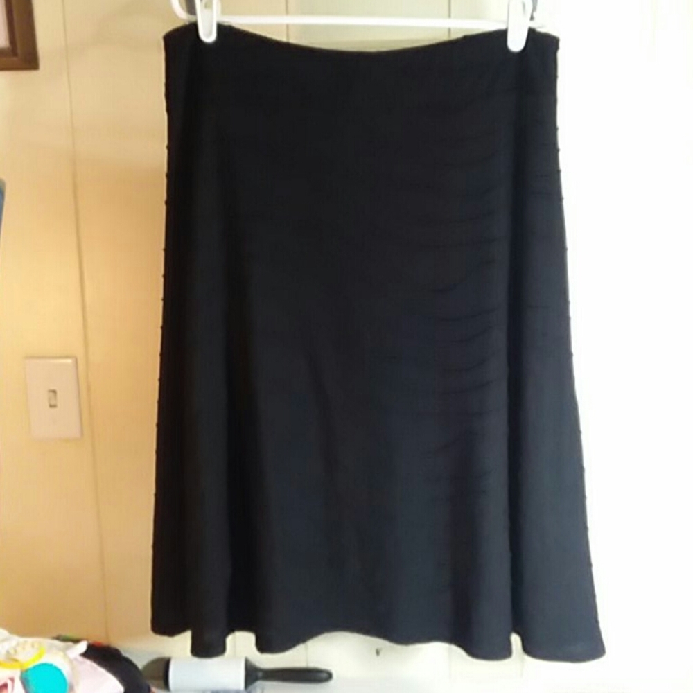 LARRY LEVINE Ladies Large Black Skirt